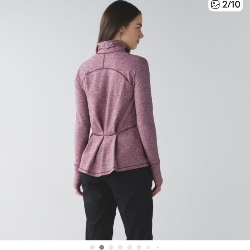 Lululemon warm your core long sleeve mock neck top. RARE!  Size 8. EUC